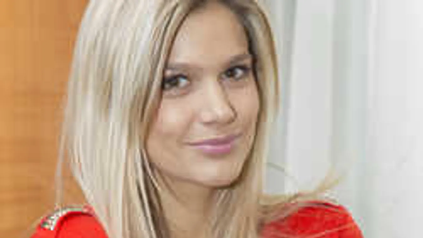 Szomorúan közölte a magyarázatot, levette jegygyűrűjét Weisz Fanni