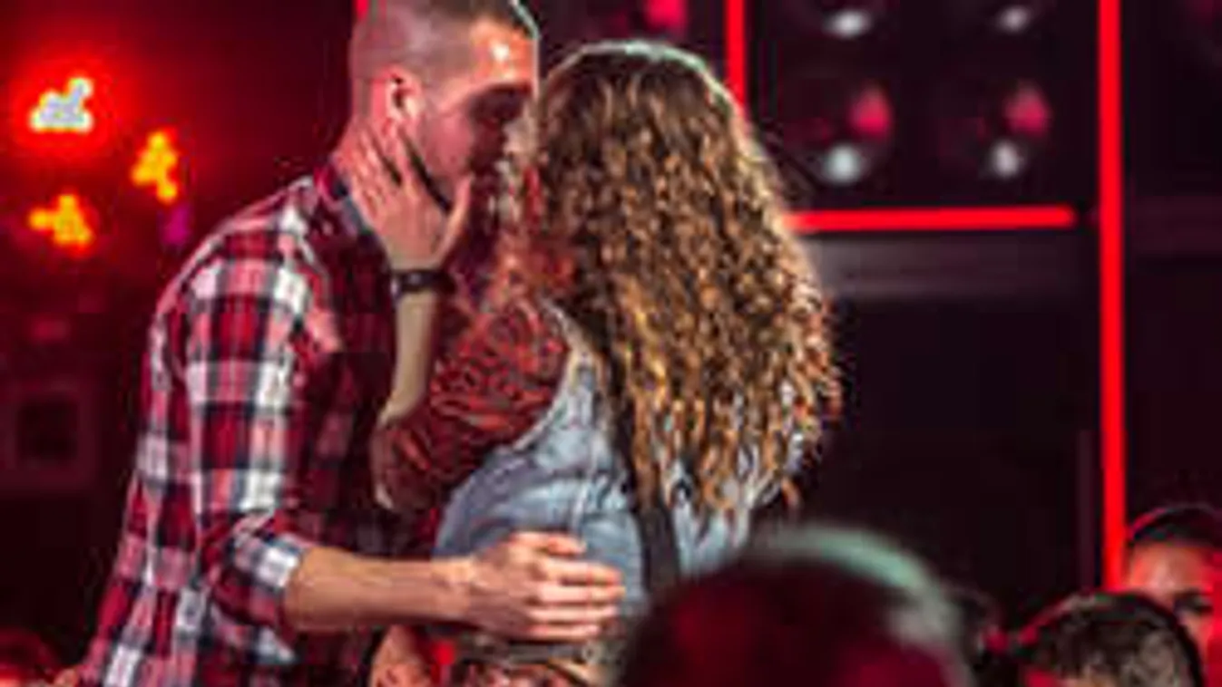 Élő adásban bonyolódott vad csókcsatába a TV2 felfedezettje!