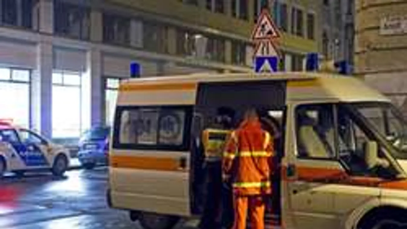 Hétvégén rájárt a rúd a mentősökre: két helyen is megverték őket