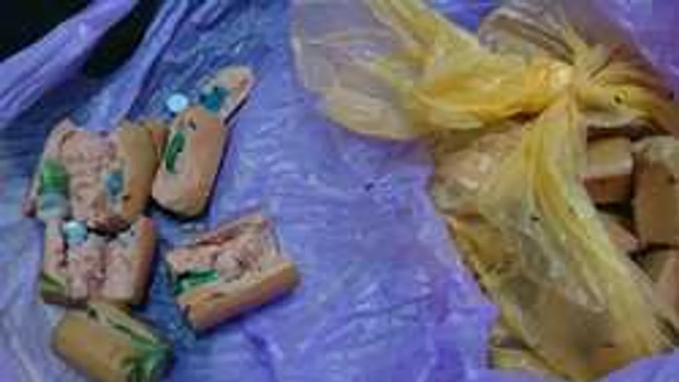 Óriási felháborodás. Azzal kéne megetetni a kutyacsalit, aki kirakja