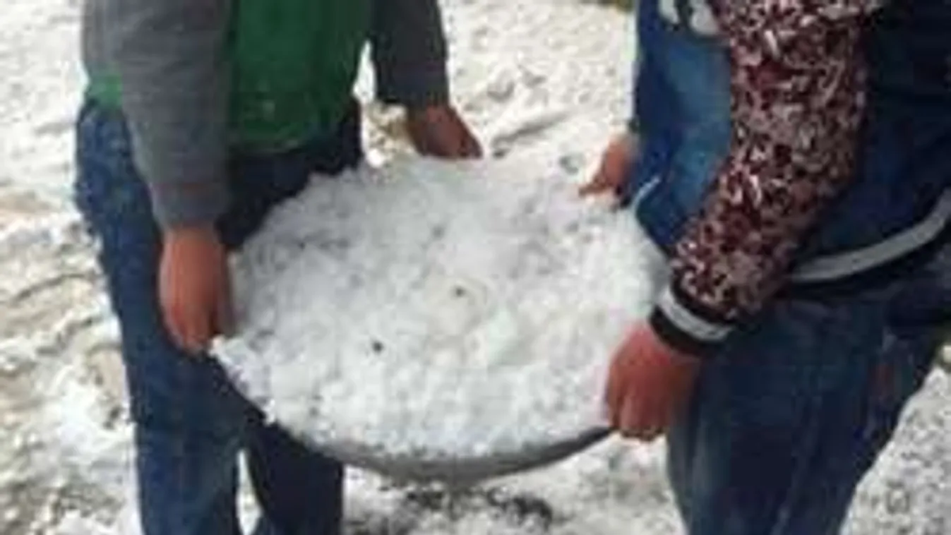 Õrült időjárás: diónyi méretű jégdarabok hullottak fél órán keresztül