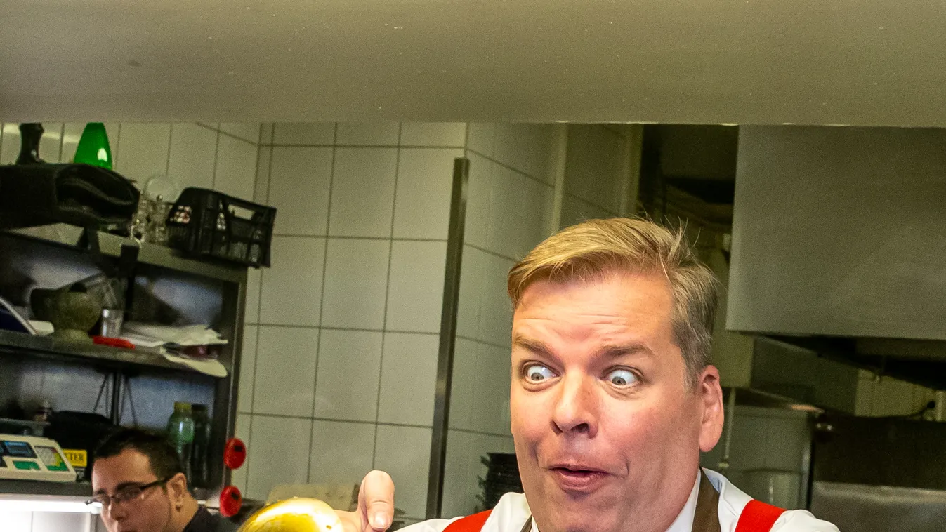 Hoppá, ezt művelte a konyhában az esküvőre készülő Schmuck Andor