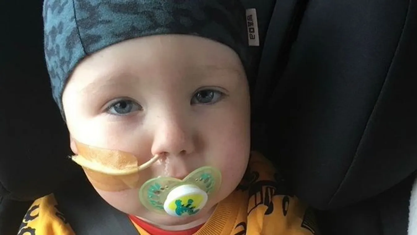 Lázzal kezdődött, most percről percre küzd az életéért a 3 éves kisfiú