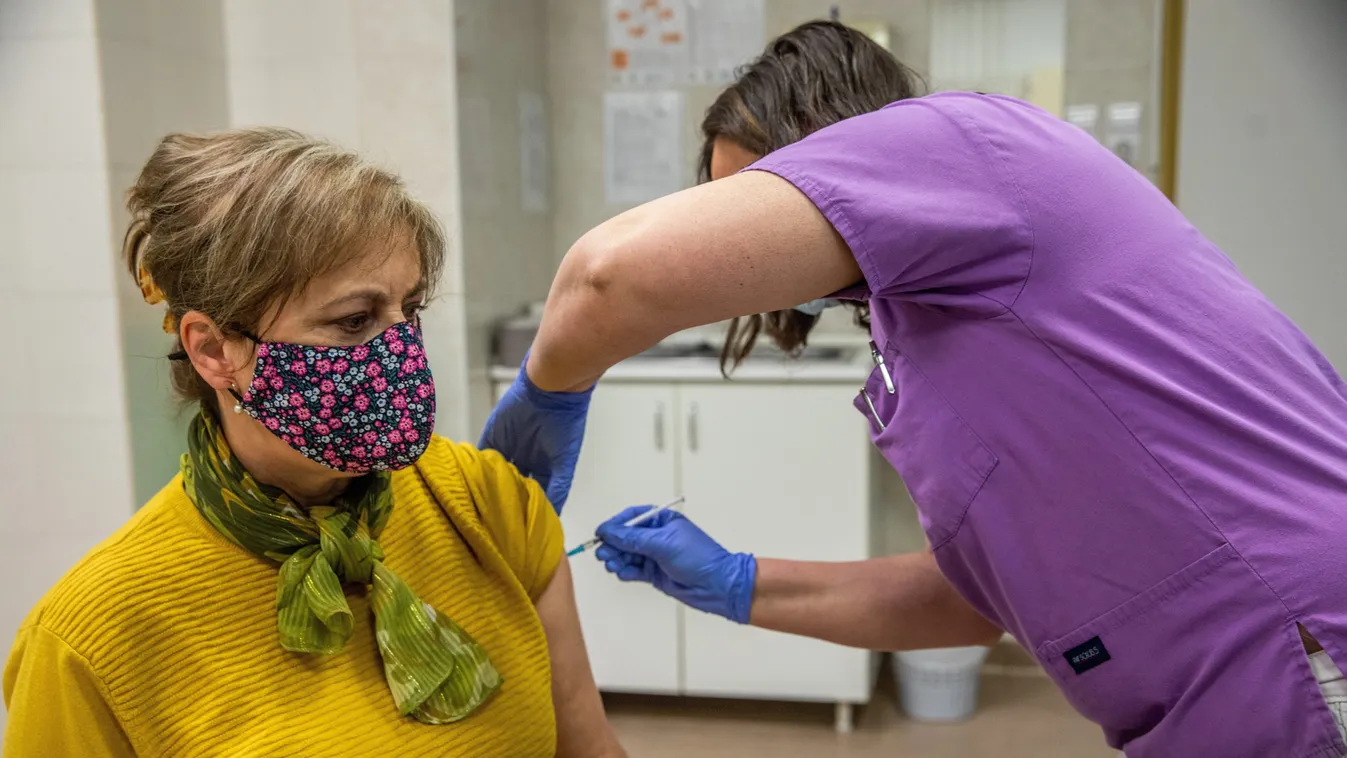 Még egy lépéssel közelebb a szabad élethez: már ennyi embert beoltottak