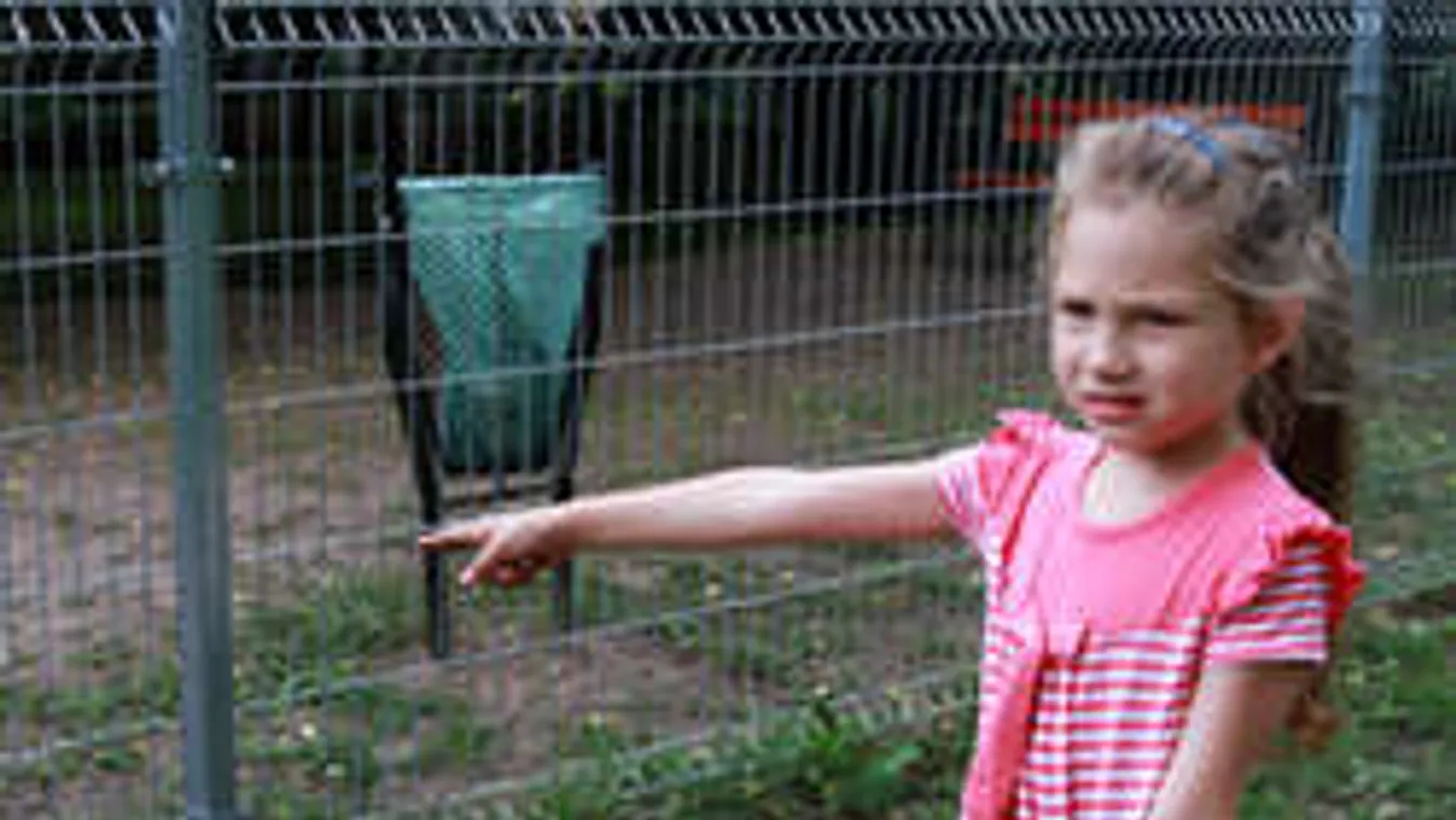 Drogos tűjébe nyúlt a budapesti téren az ötéves kislány!