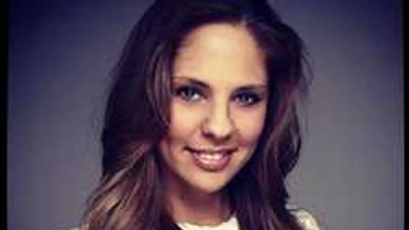 Bikiniben szomorkodott a dögös magyar műsorvezető