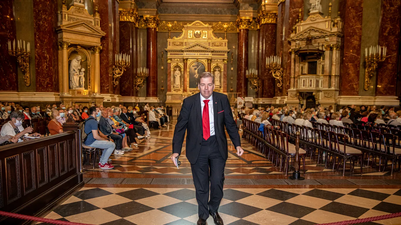 Elképesztő, így ünnepelték a Bazilikában az 50 éves Schmuck Andort