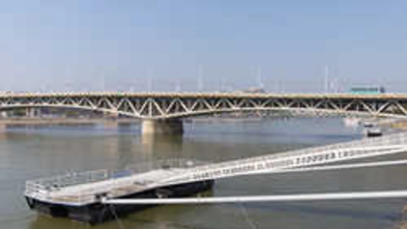 Most érkezett: életét vesztette a Petőfi hídnál lezuhant férfi