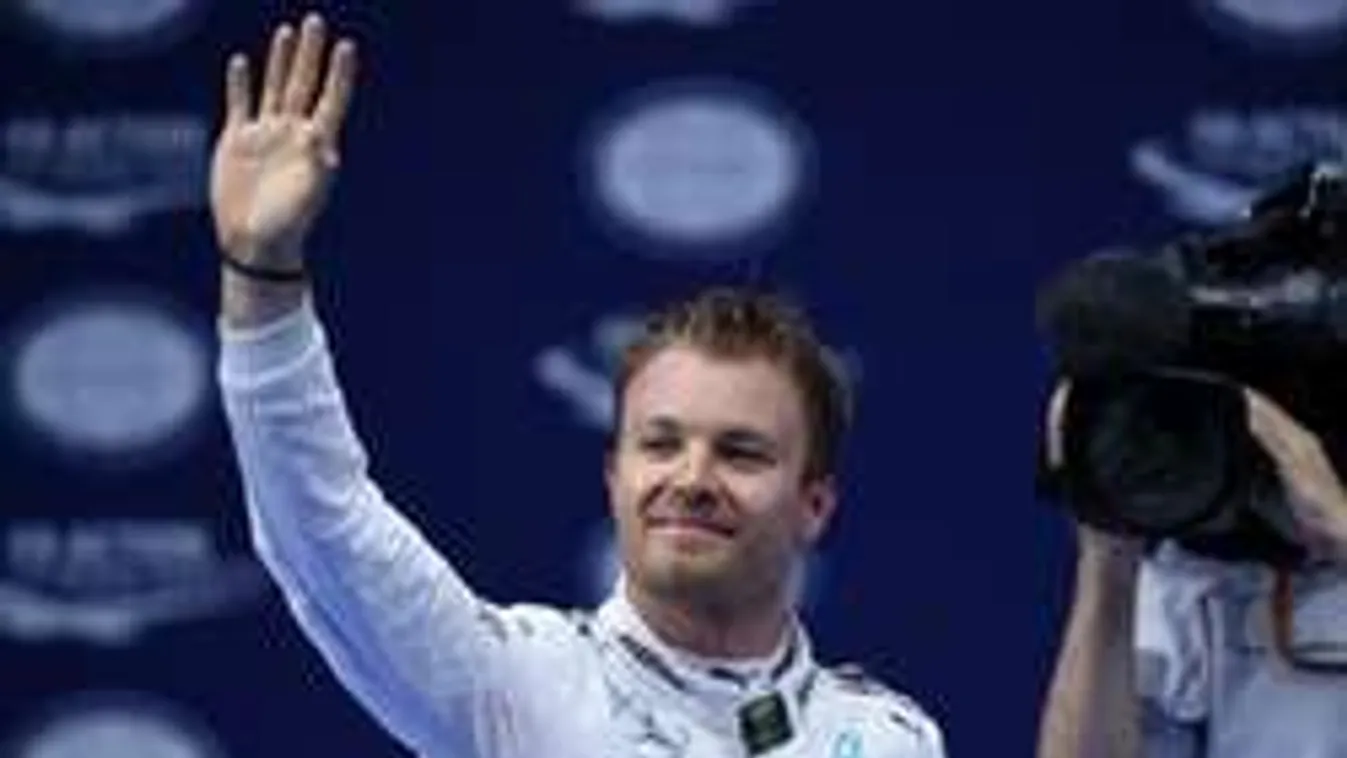 Balesetek a rajtnál, Schumacher nyomdokain a verhetetlen német - Videó