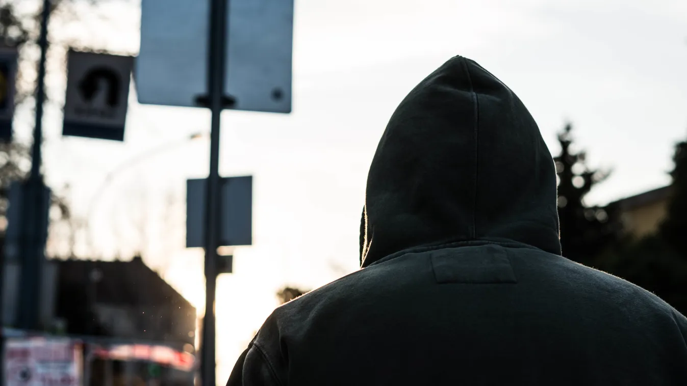 Egy héten belül 4 helyen jelentettek gyanús alakokat a magyar szülők