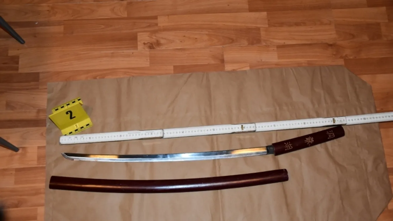 Szamurájkarddal támadott, majd kocsmába ment a pápai férfi