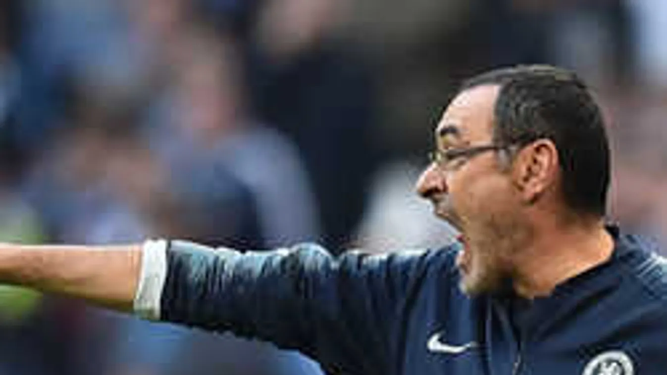 Itt az év focibotránya, valakit hétfőn ki kell rúgni