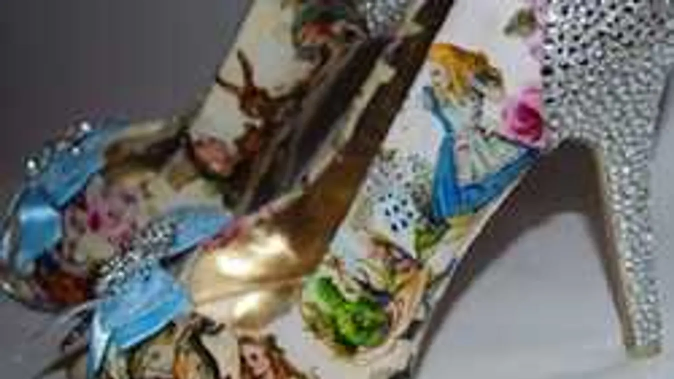 Ebben a cipőben biztosan jó kedved kerekedik, csak rá kell nézned