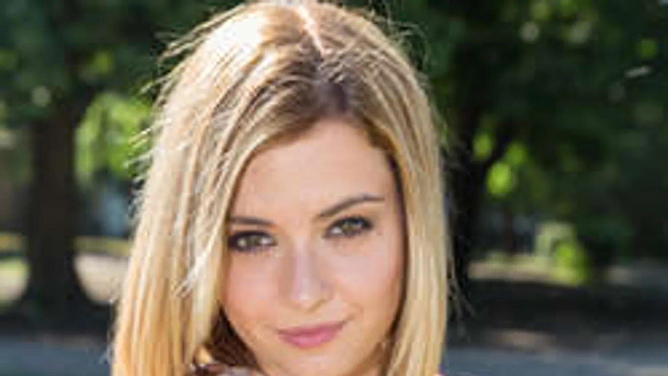 Mellei mutogatásával búcsúztatja a nyarat a magyar énekesnő