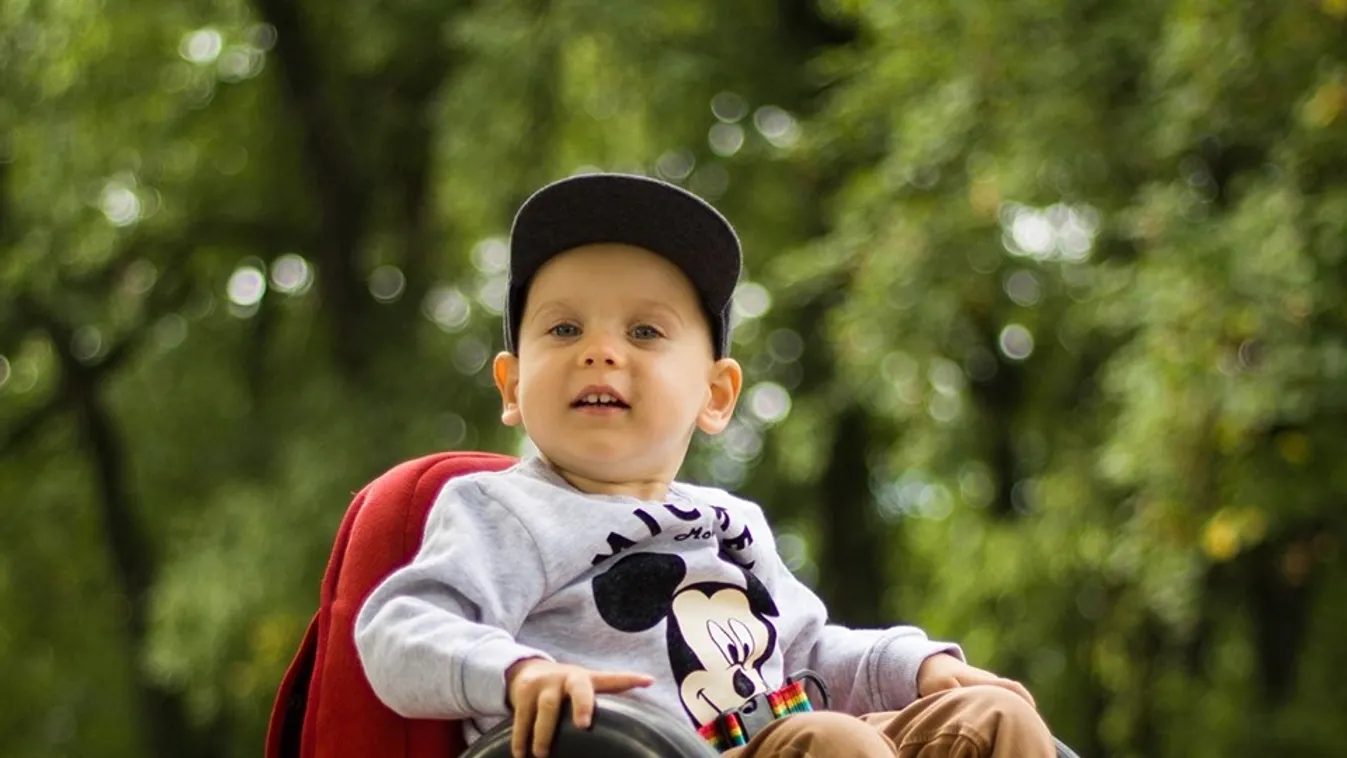 Újabb 700 milliós gyűjtés: megszólal az enyingi kisfiú édesanyja