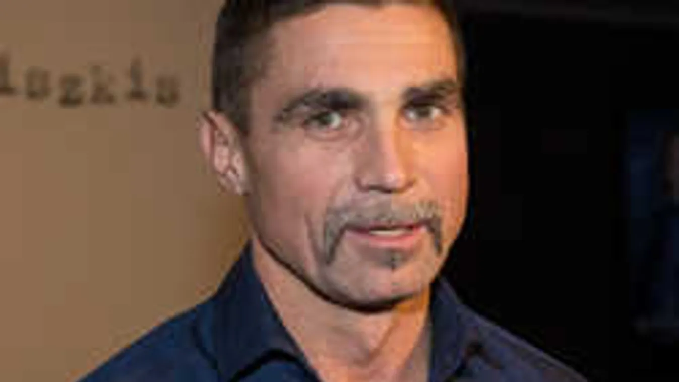 Itt a várva várt fotó: megmutatta feleségét a Viszkis