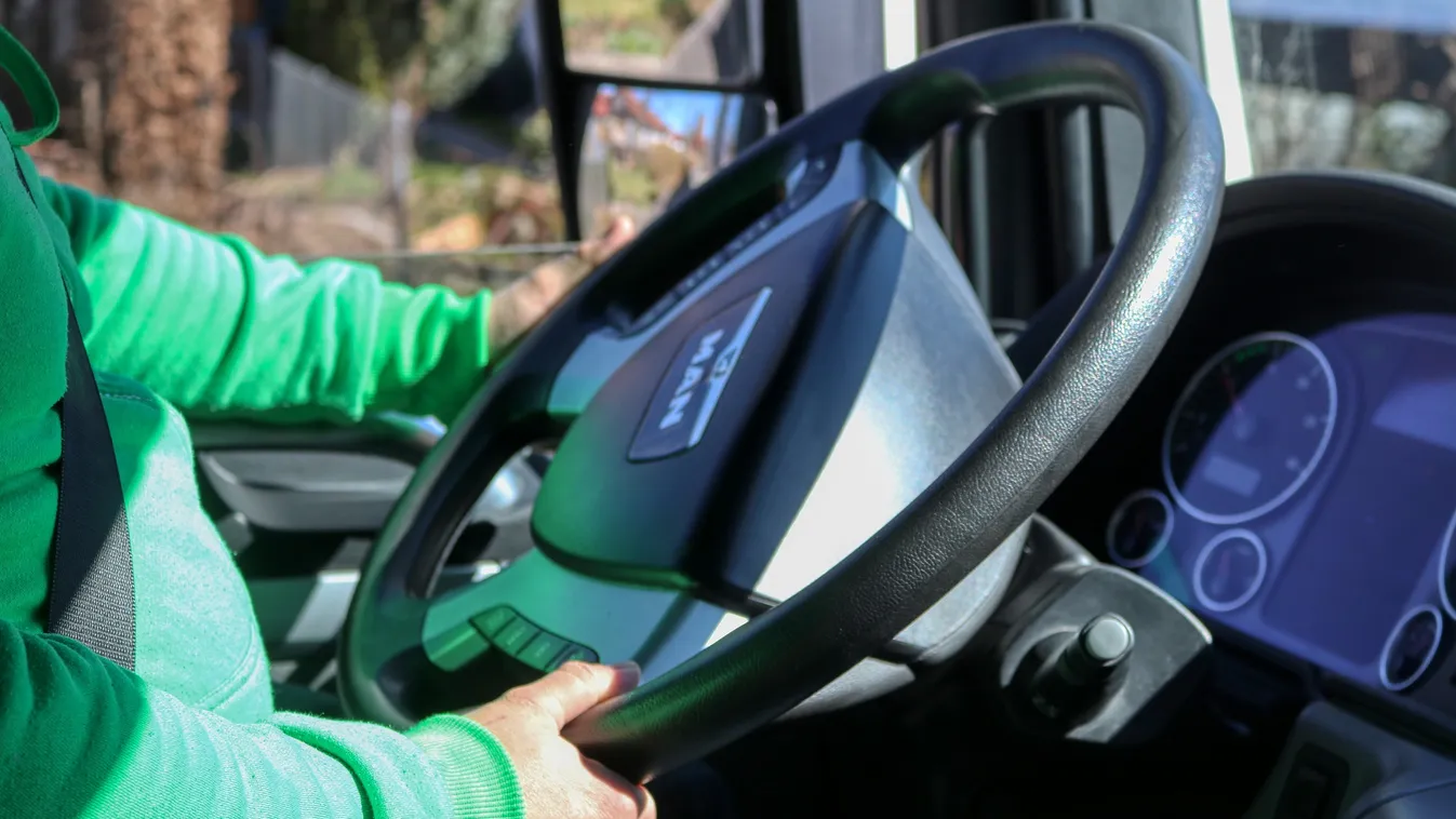 Beépített tiszt dolgozott kamionosként, erre jött rá