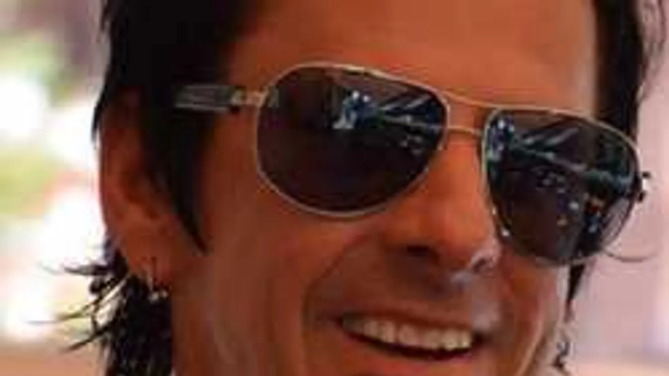 Már a gyerekeinek is bemutatta új szerelmét a magyar zenész