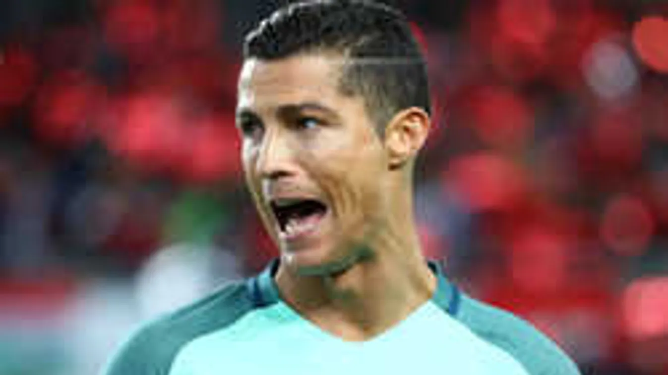 Hihetetlen cukiság: Élő videóban mutatta meg ikreit Ronaldo