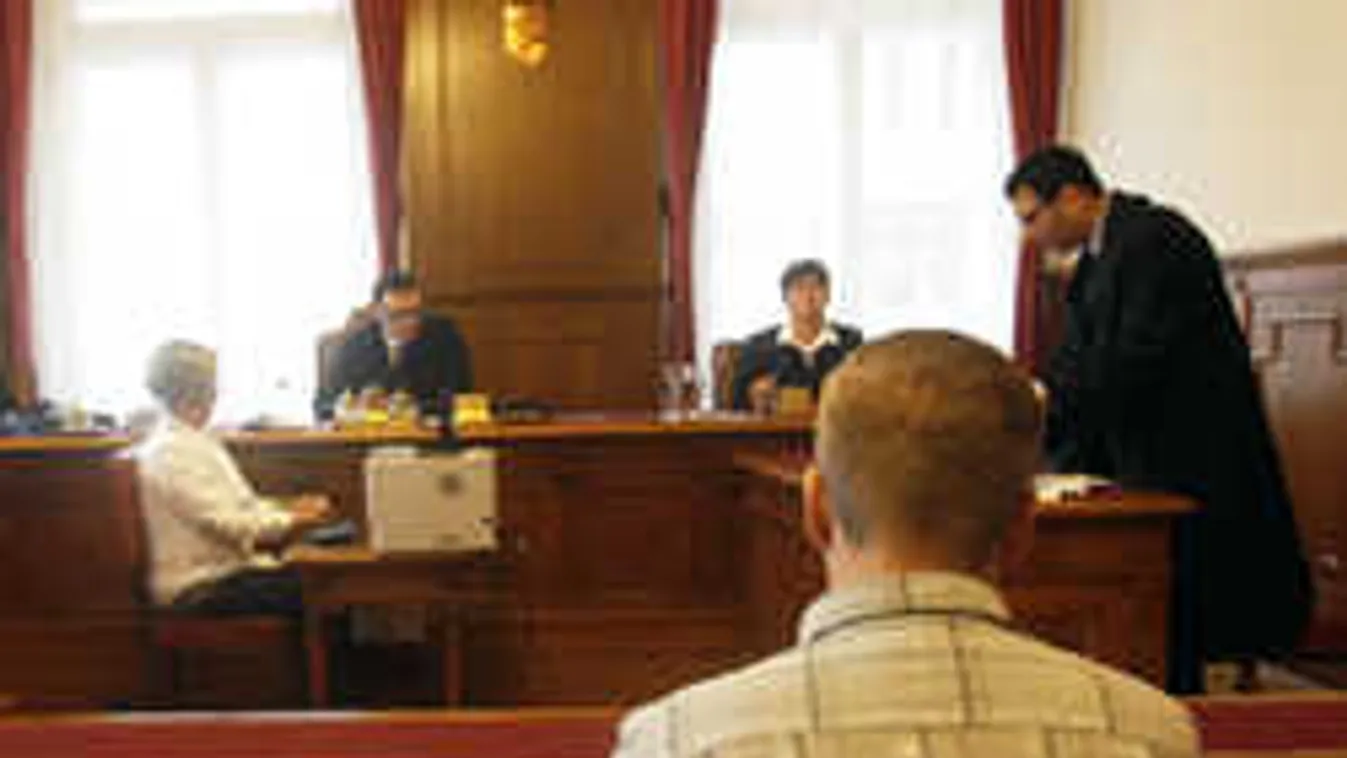 Így fogadta az ítéletet a mentőst megkéselő kamasz