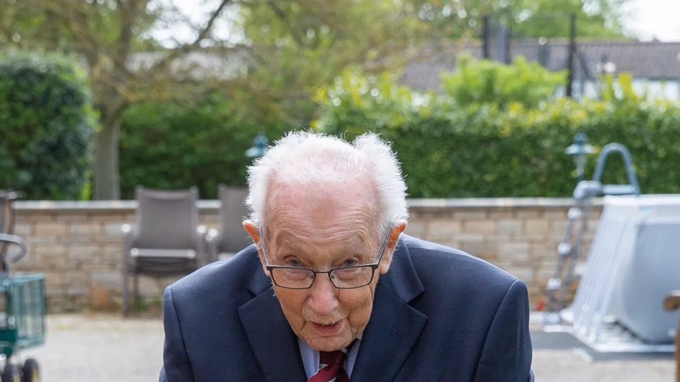 Ma 100 éves Captain Tom: így ünnepli születésnapját – videó