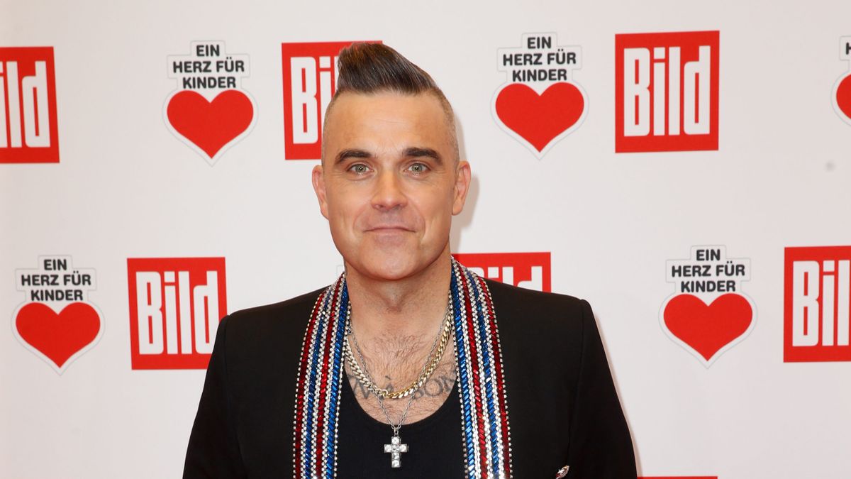 Anyaszült meztelen képet posztolt Robbie Williamsről a felesége Ripost