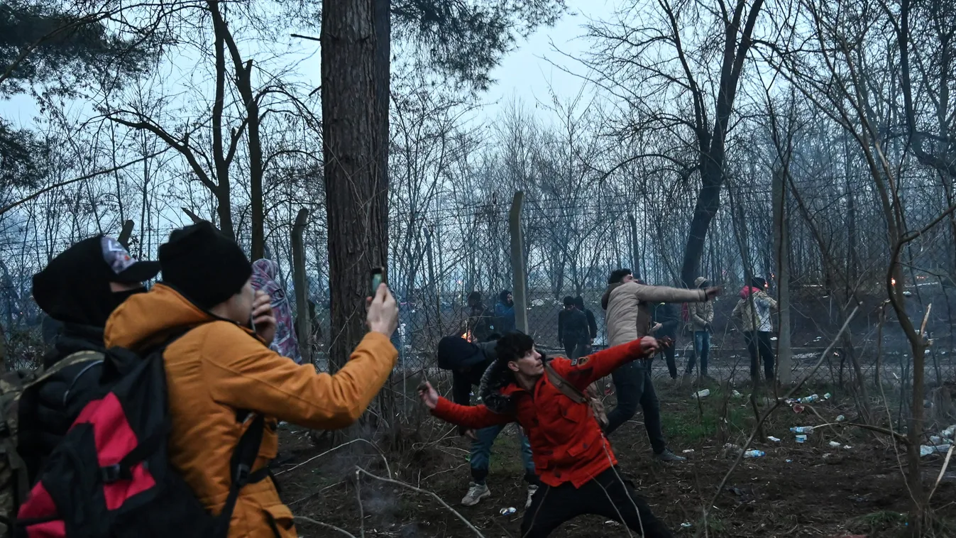 Magyarország minden körülmények között megvédi határait