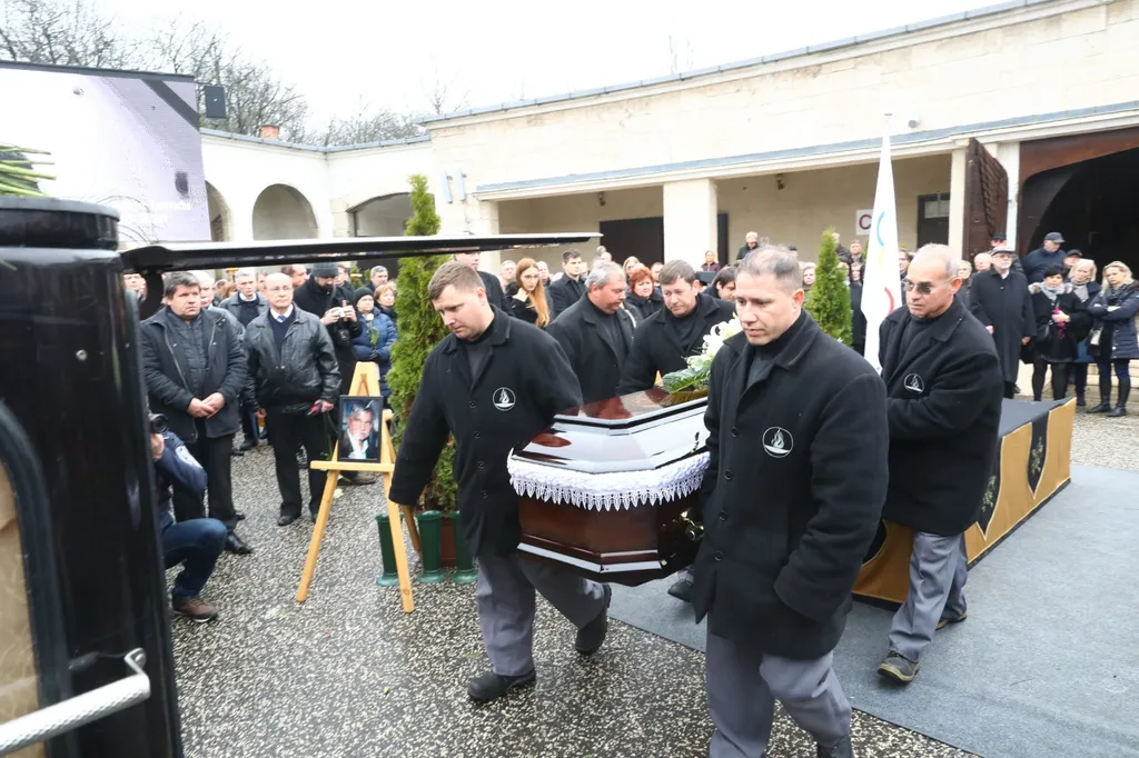 0722E6F4-B2C5-42F1-A8E7-86AE3E5D475B