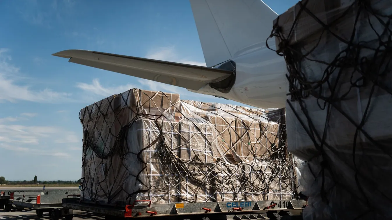 Szijjártó: két nap alatt több millió egészségügyi felszerelés érkezett Kínából