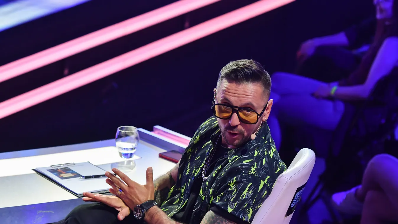 „Térjél vissza az emberek közé” – Pápai Joci kiosztotta Majkát