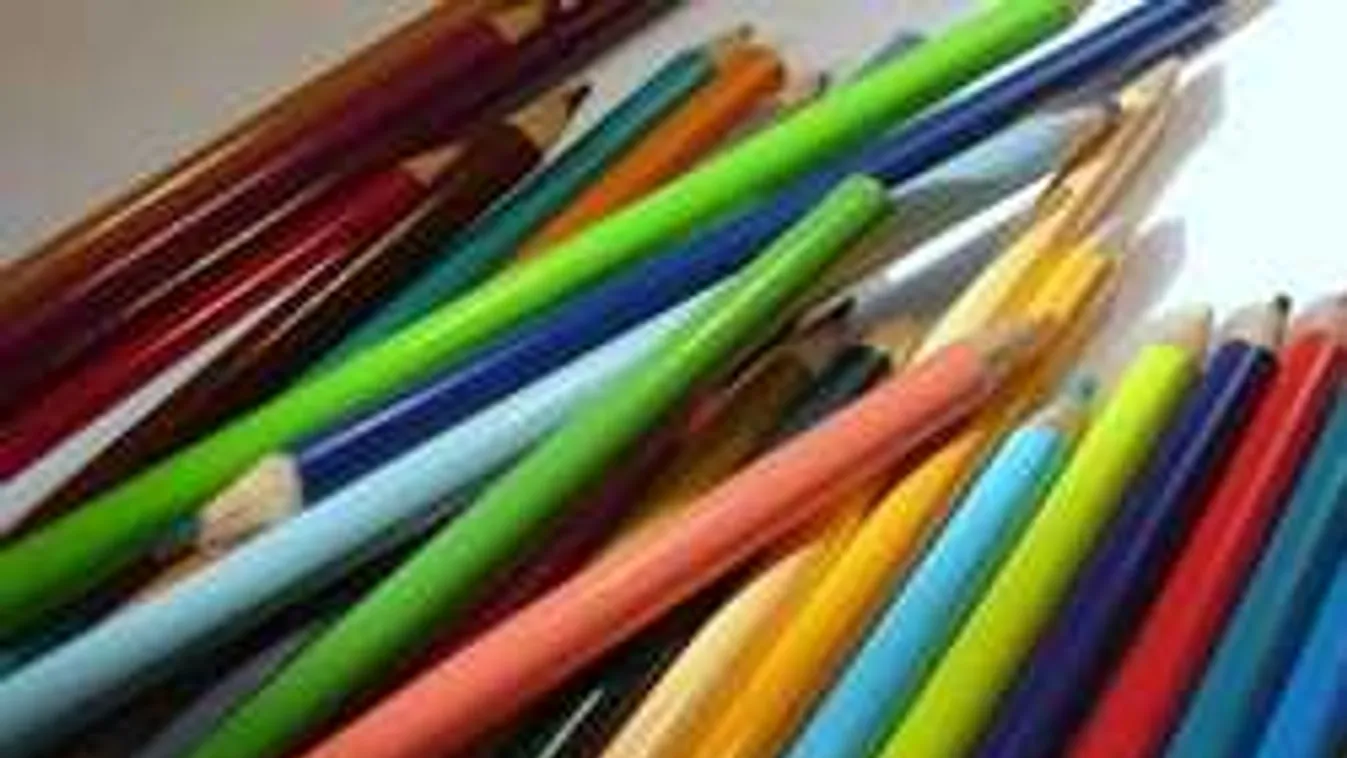 Ártalmas rágni a ceruzát? Káros anyagot találtak a tolltartókban!