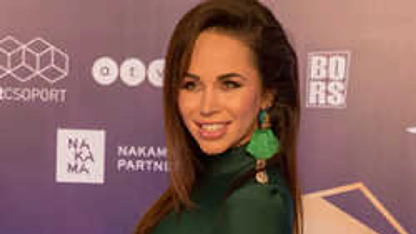 Meglepő, az interneten árulja saját festményeit Aleska