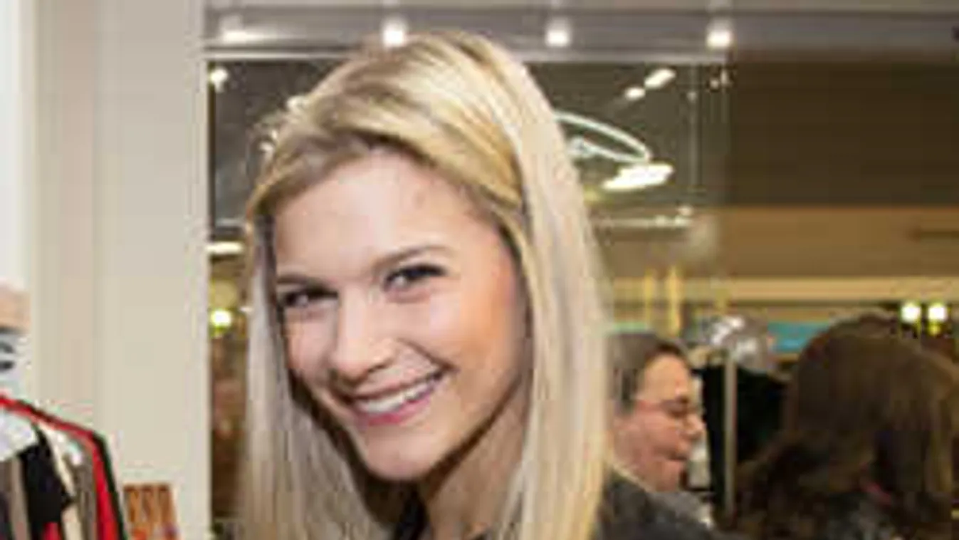 Nem hiszed el, hol bukkant fel Weisz Fanni!