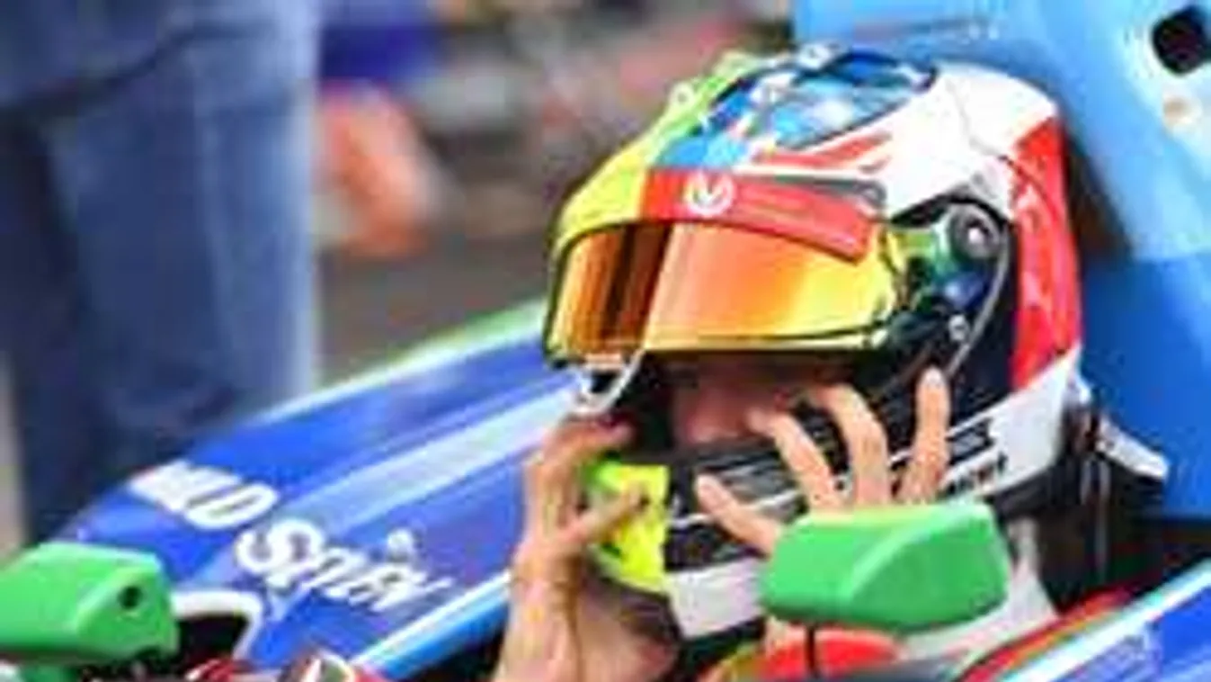 Torokszorító pillanatok: Schumacher fia ellopta a show-t a Forma-1-től