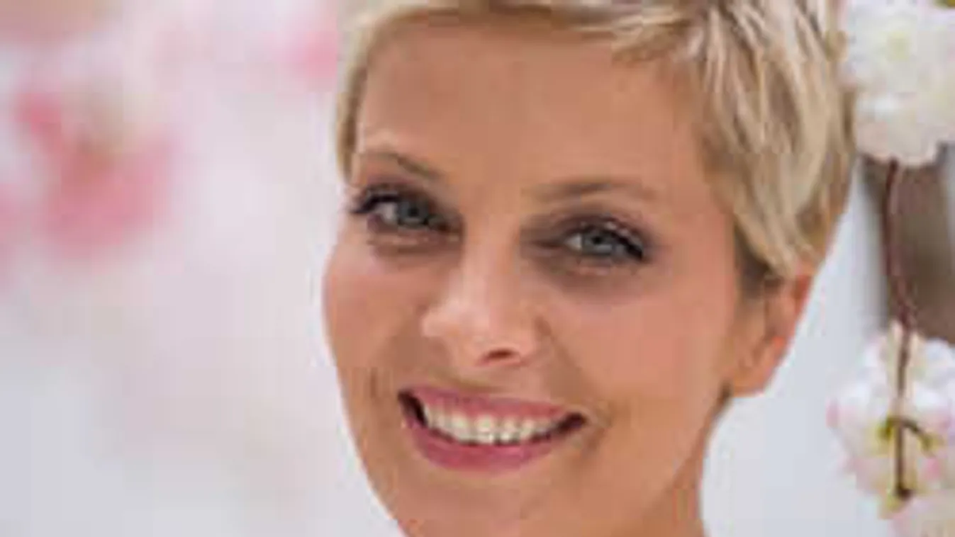 Brutálisan szexi: Lakkszerkóban tépte a húrt Tatár Csilla