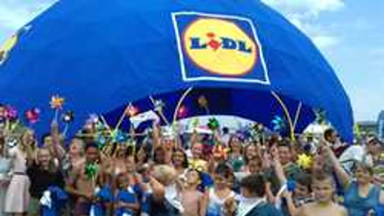 Több mint 8000 résztvevő a 35. Lidl Balaton-átúszáson