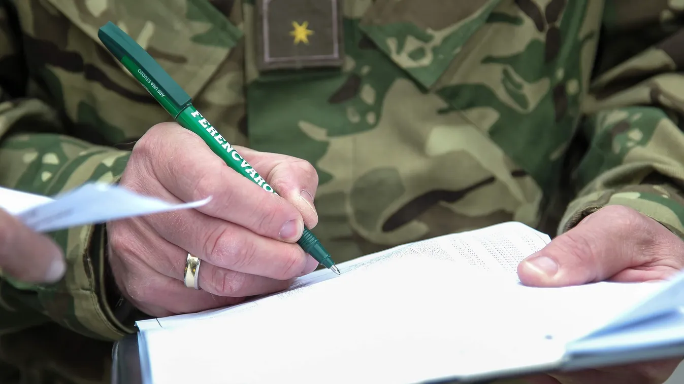 Lefotózták, a Fradi legendás kapitánya is segít az oltásoknál