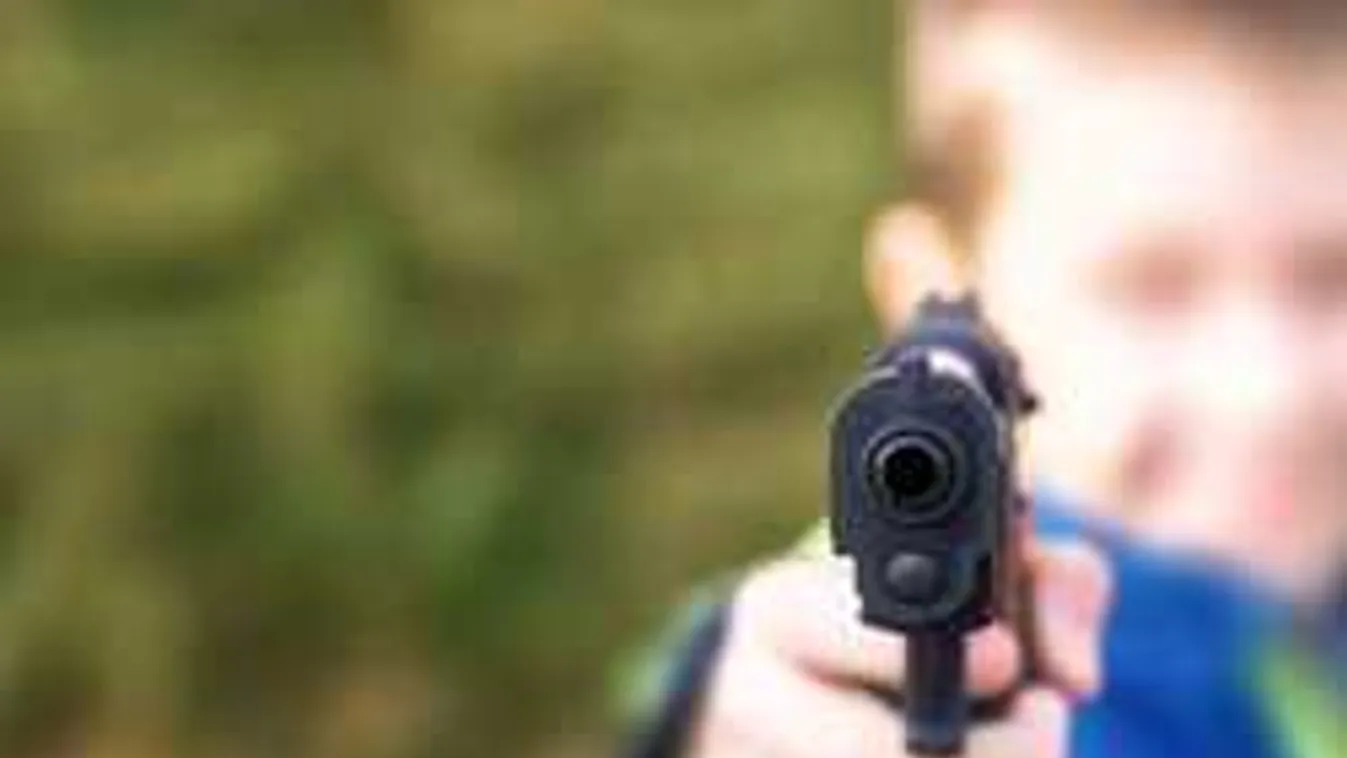 Elképesztő okból lőtte fejbe 13 éves nővérét egy 9 éves fiú