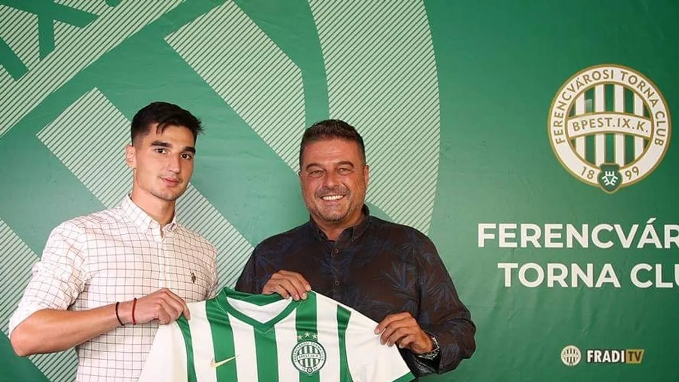 Gavrics (balra) és Orosz Pál vezérigazgató a Fradi-mezzel