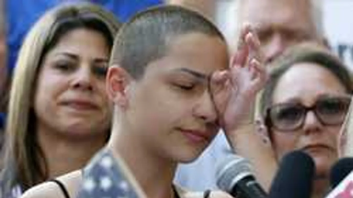 "Szégyelljétek magatokat!" - skandálta a feldühödött tömeg, utcára vonultak a diákok