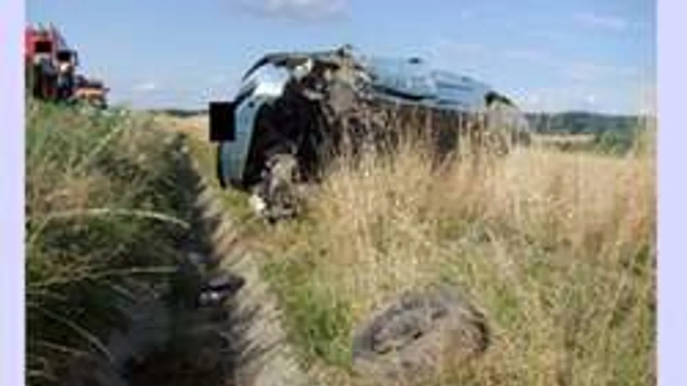 Filmbe illő jelenet: egyszerre rántották félre a kormányt, így menekültek meg a sofőrök!