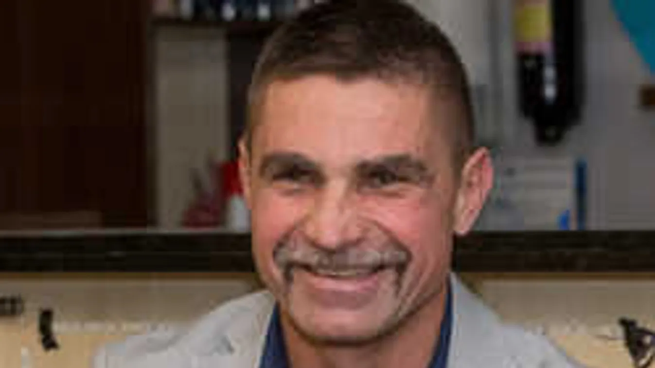 Gólyahír, megszületett Ambrus Attila kislánya