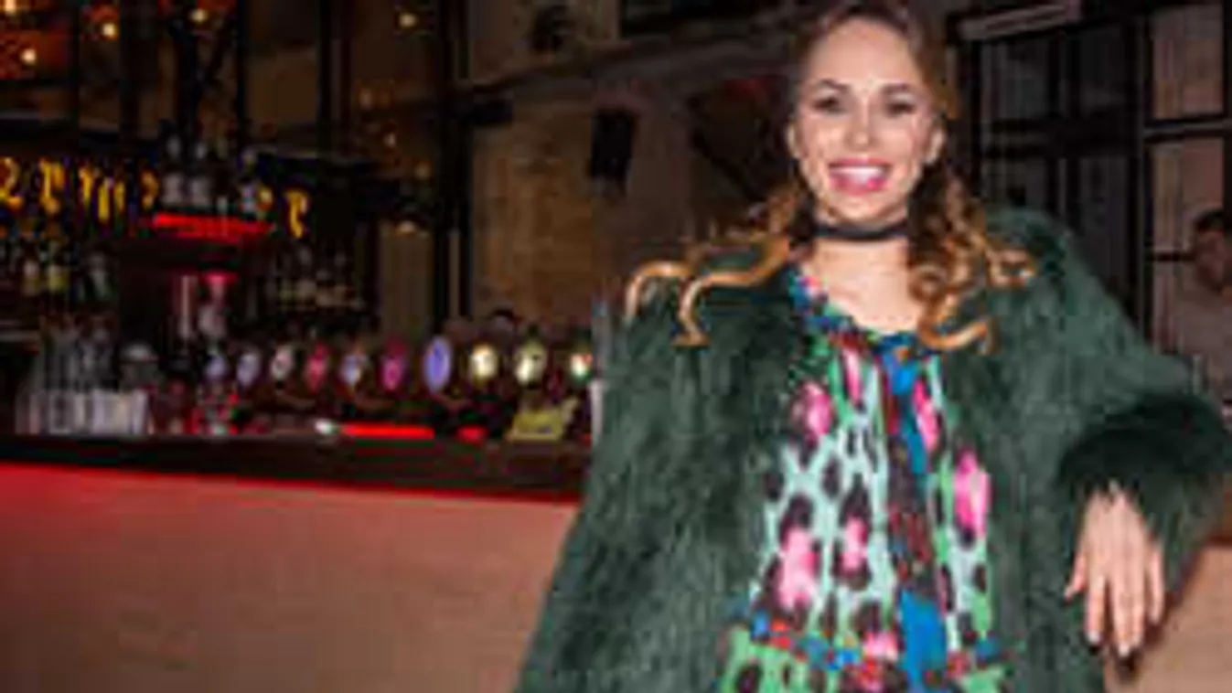 Beterpesztve villantotta meg szeméremdombját a TV2 szexi sztárja