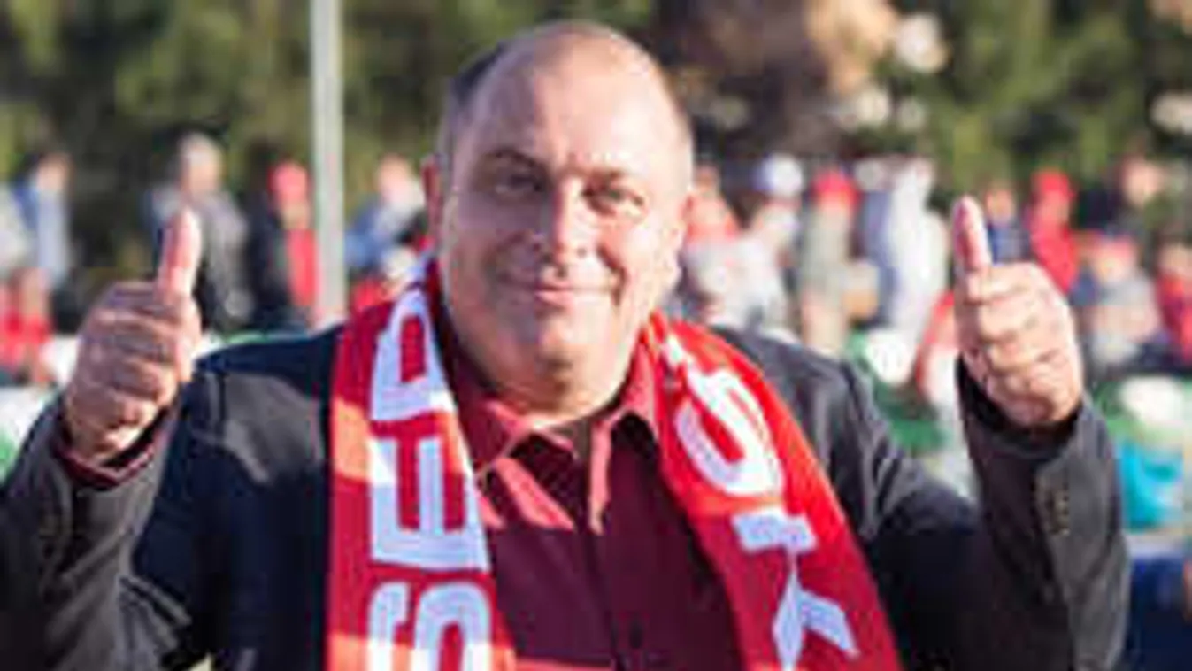 Szenzációs magyar focisiker, külföldön díjazták a klubvezetőt