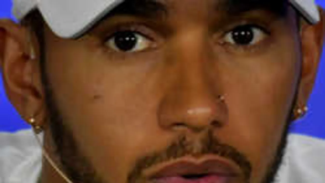 Hamilton bunkó volt, többször is megalázta exbarátnőjét