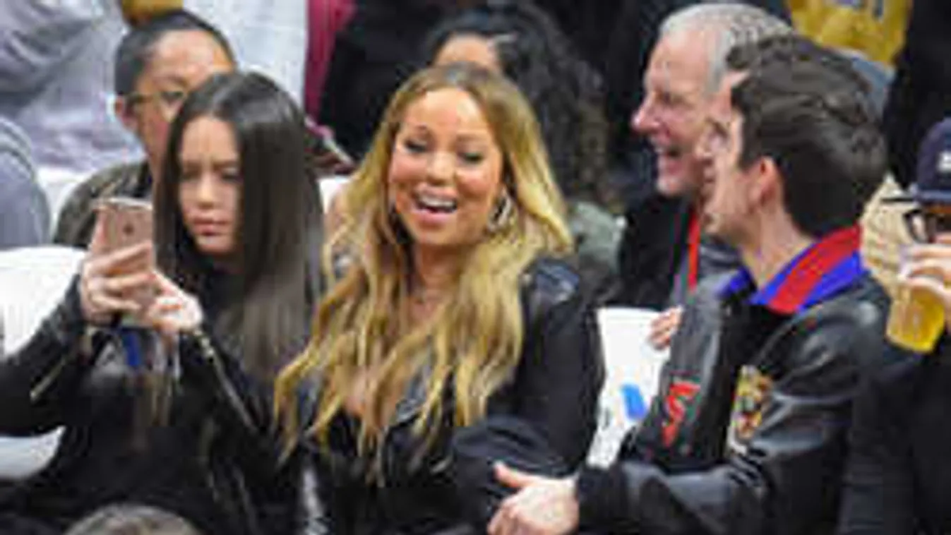 Micsoda mellek! Mély dekoltázst villantott Mariah Carey