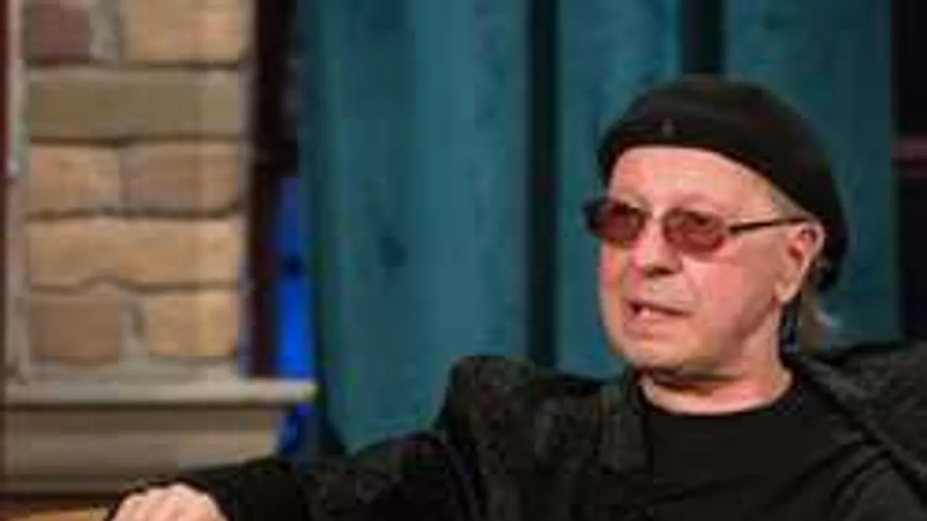 Figyelnie kell az egészségére, pár évet még remél a legendás énekes