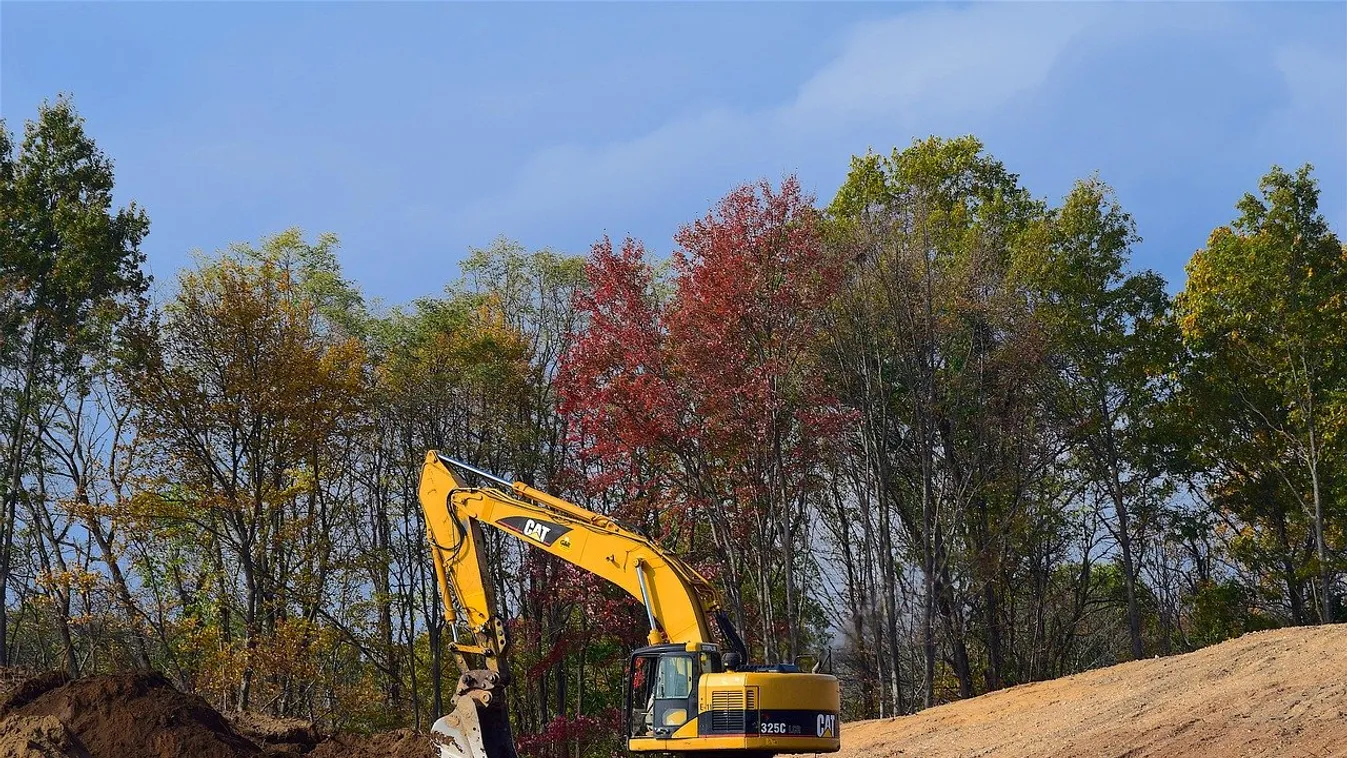 Halálra rémültek a munkások Angyalföldön: Ezt találták mélyen a földben