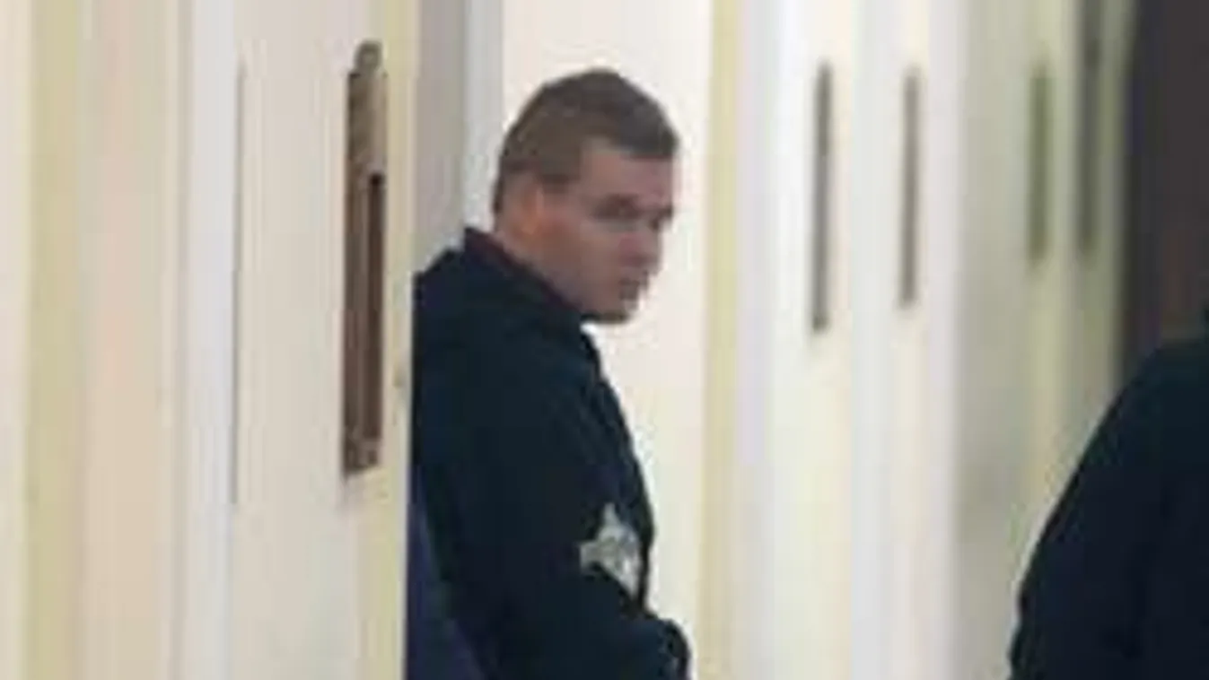 Így viselkedett a bíróságon a Teréz körúti robbantás gyanúsítottja