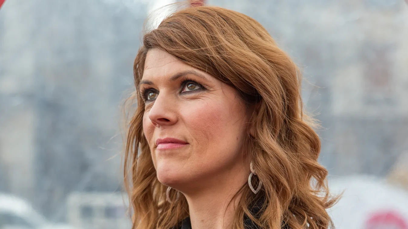 Öltönyös pszichopata: durván átverte egy férfi Jaksity Katát!